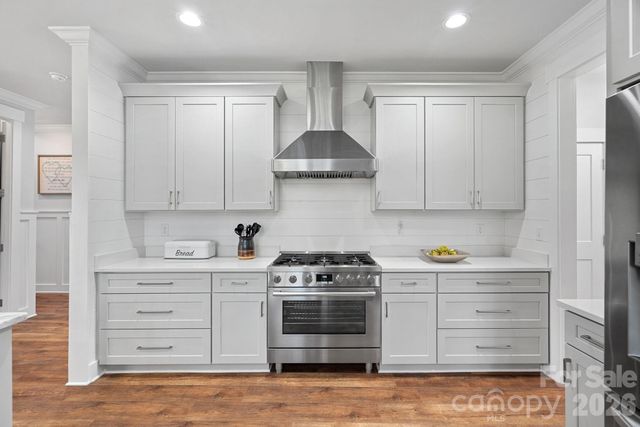 860 38th Avenue NE, Hickory, NC 28601