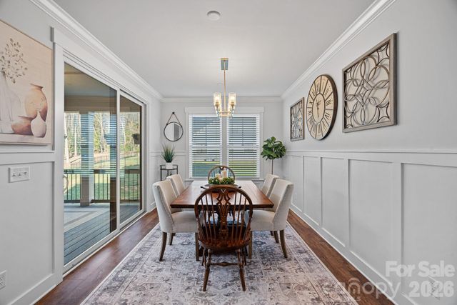 860 38th Avenue NE, Hickory, NC 28601