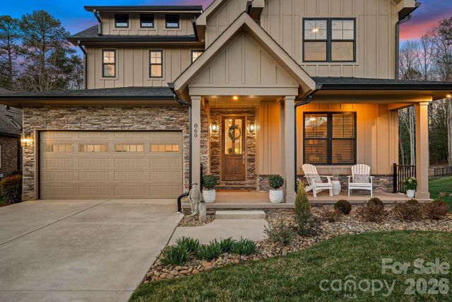 860 38th Avenue NE, Hickory, NC 28601