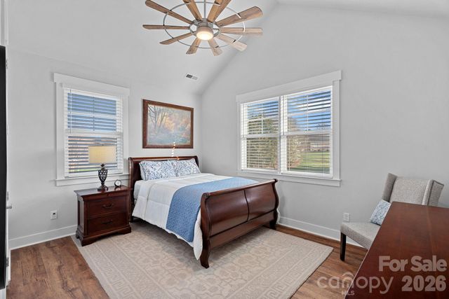 860 38th Avenue NE, Hickory, NC 28601