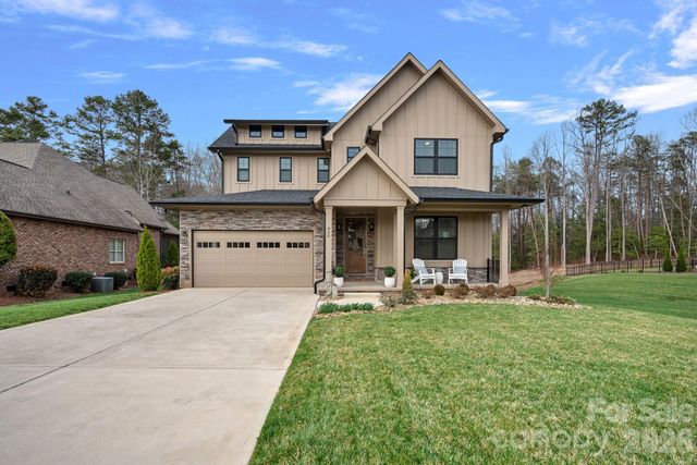 860 38th Avenue NE, Hickory, NC 28601