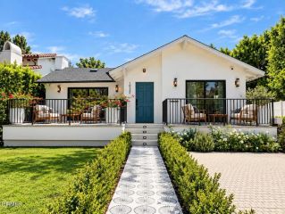 10332 Woodbridge Street, Toluca Lake, CA 91602
