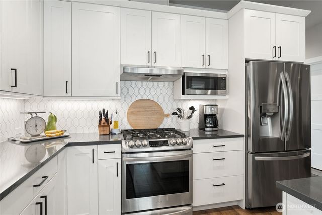 10849 NE Apple Tree Point Lane, Kingston, WA 98346
