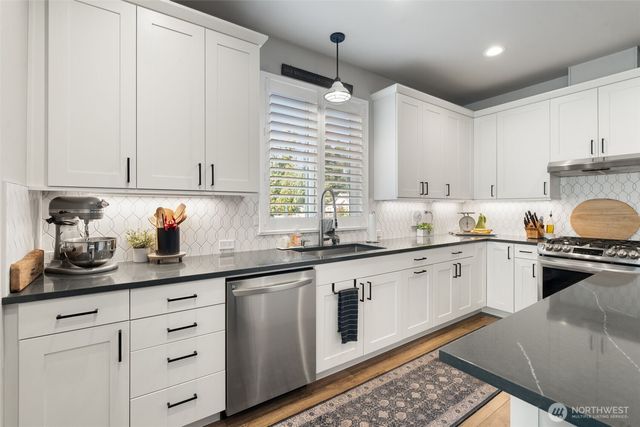 10849 NE Apple Tree Point Lane, Kingston, WA 98346
