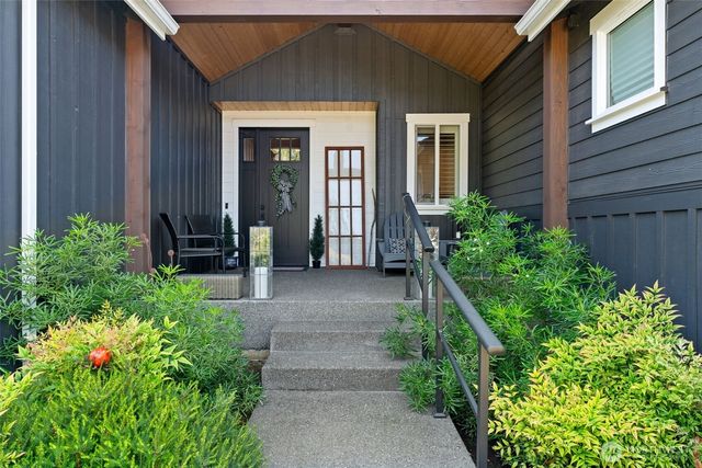 10849 NE Apple Tree Point Lane, Kingston, WA 98346