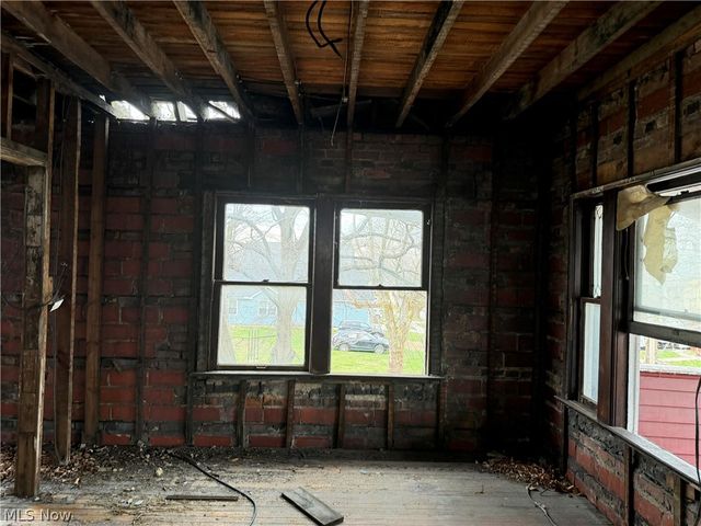 9702 Parkview Avenue, Cleveland, OH 44104