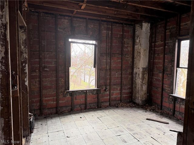 9702 Parkview Avenue, Cleveland, OH 44104