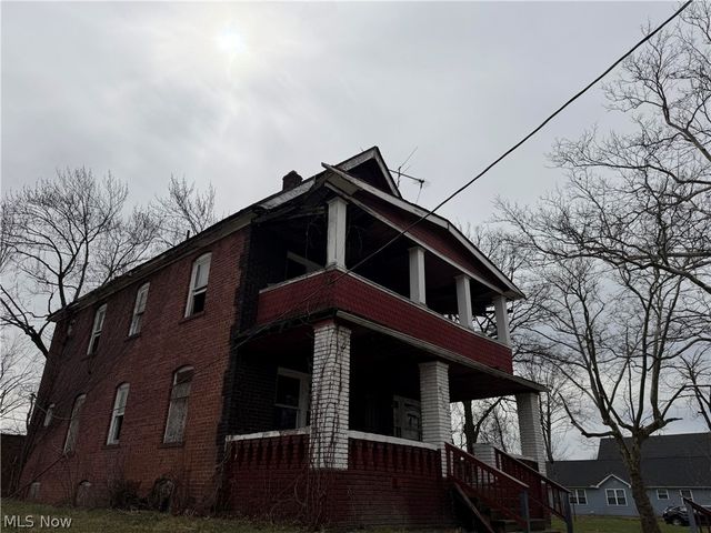 9702 Parkview Avenue, Cleveland, OH 44104