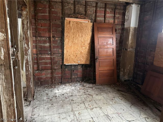 9702 Parkview Avenue, Cleveland, OH 44104