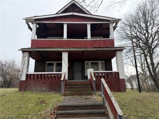 9702 Parkview Avenue, Cleveland, OH 44104