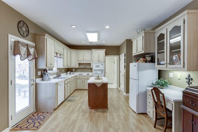 1990 Blackhawk Trail, Lawrenceville, GA 30043