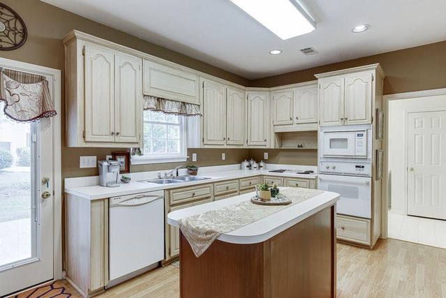 1990 Blackhawk Trail, Lawrenceville, GA 30043