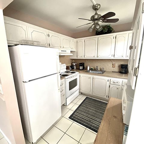 397 Markham R, Deerfield Beach, FL 33442