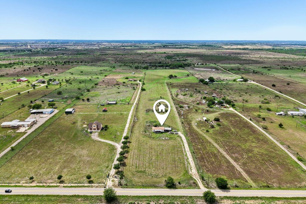 14204 Graef RD, Creedmoor, TX 78610
