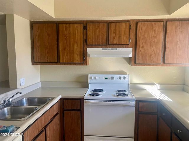 2846 E Kathleen Road Apt 103, Phoenix, AZ 85032