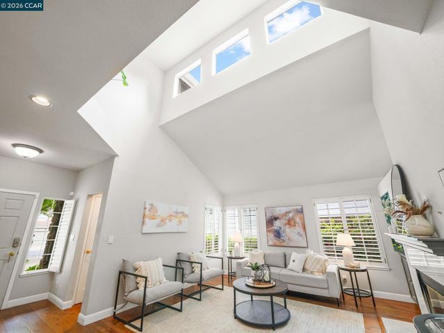 49 Tule Ct, Clayton, CA 94517