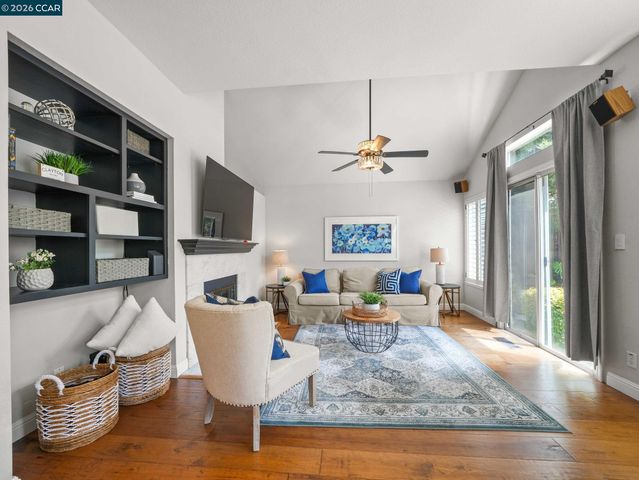 49 Tule Ct, Clayton, CA 94517