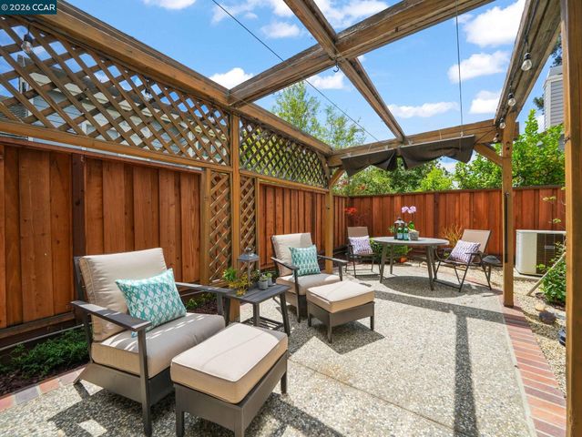 49 Tule Ct, Clayton, CA 94517