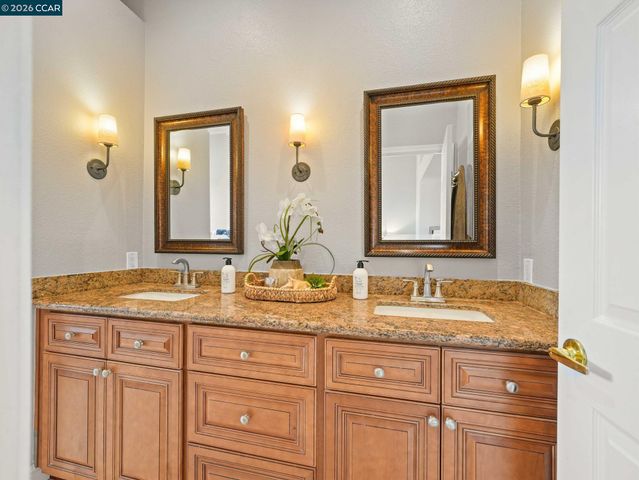 49 Tule Ct, Clayton, CA 94517