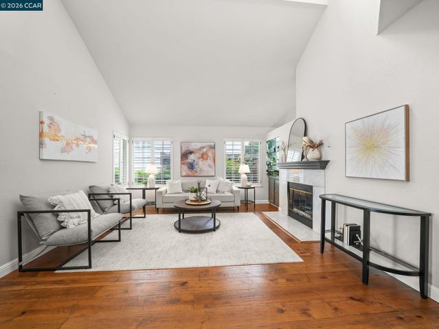 49 Tule Ct, Clayton, CA 94517