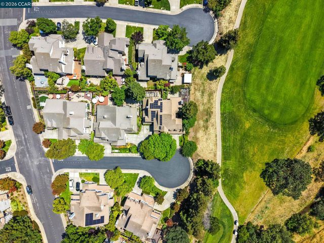 49 Tule Ct, Clayton, CA 94517