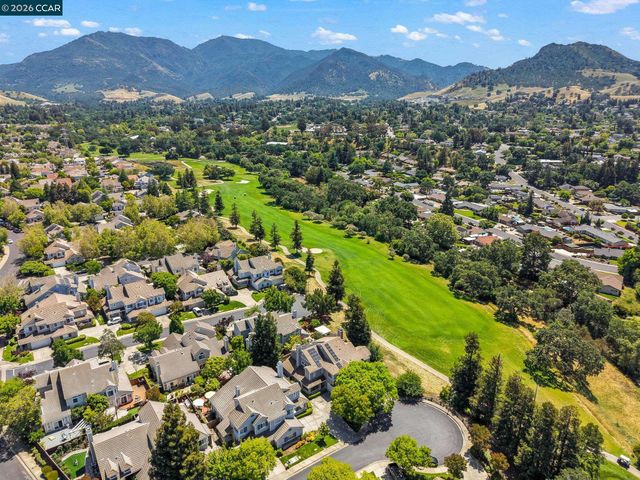 49 Tule Ct, Clayton, CA 94517