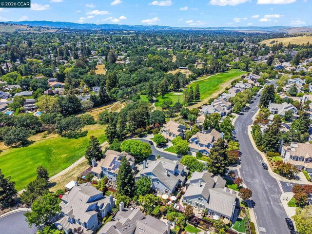 49 Tule Ct, Clayton, CA 94517