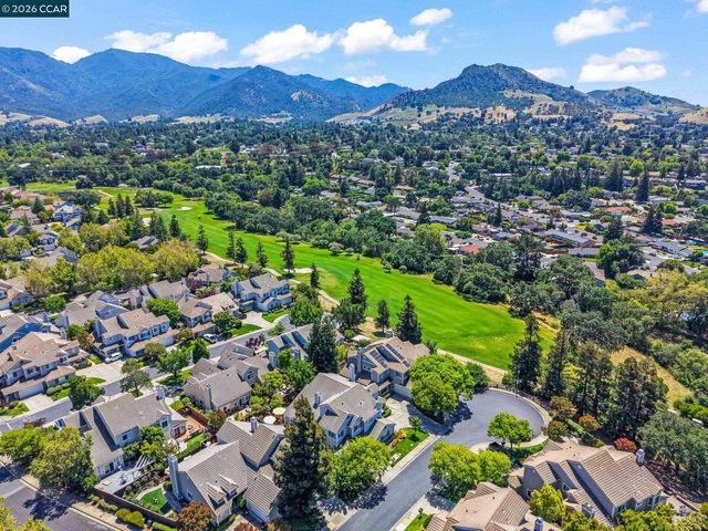 49 Tule Ct, Clayton, CA 94517