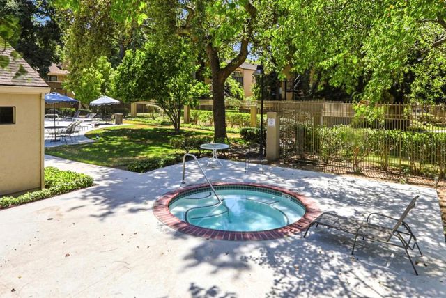 5689 Makati Circle H, San Jose, CA 95123