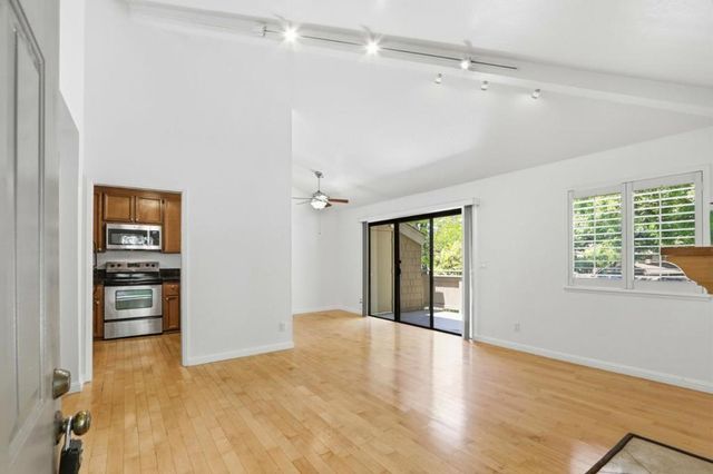 5689 Makati Circle H, San Jose, CA 95123