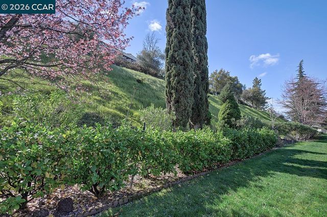 2708 Ptarmigan 2, Walnut Creek, CA 94595