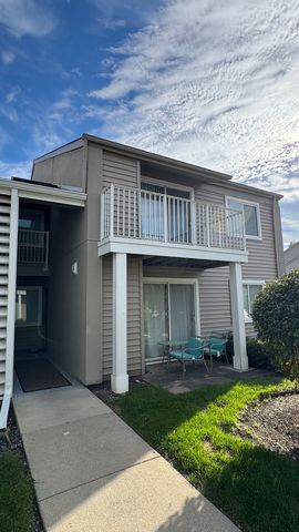 42 N Park Avenue 8, Lombard, IL 60148