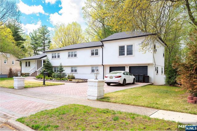 19 Coles Court, River Edge, NJ 07661