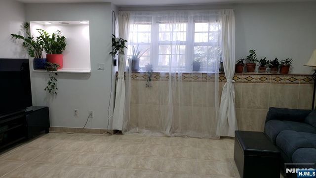 19 Coles Court, River Edge, NJ 07661