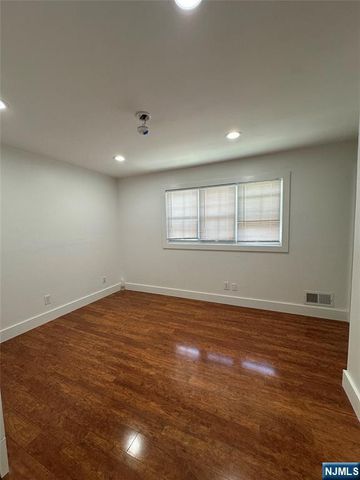 19 Coles Court, River Edge, NJ 07661
