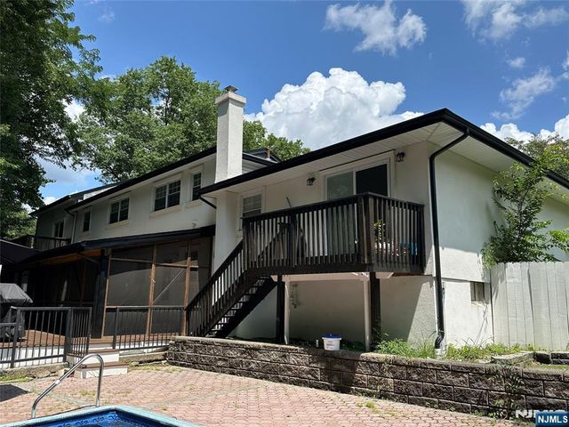 19 Coles Court, River Edge, NJ 07661