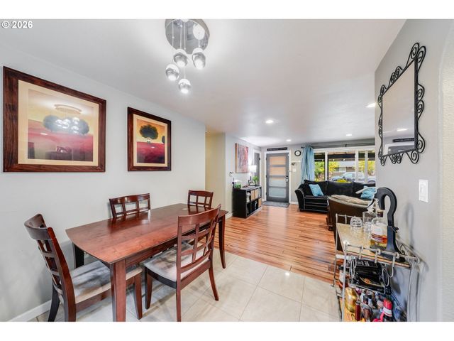2725 Se 166TH Ave, Portland, OR 97236