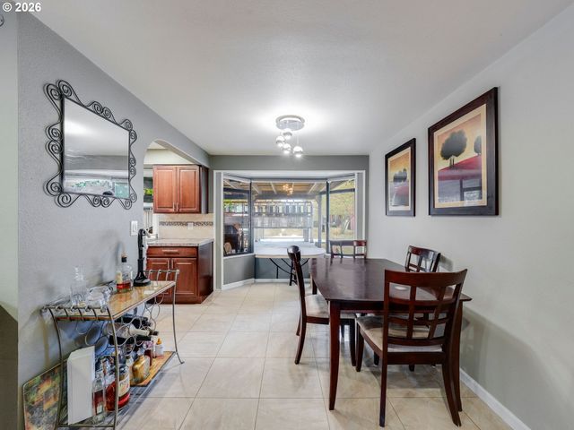 2725 Se 166TH Ave, Portland, OR 97236