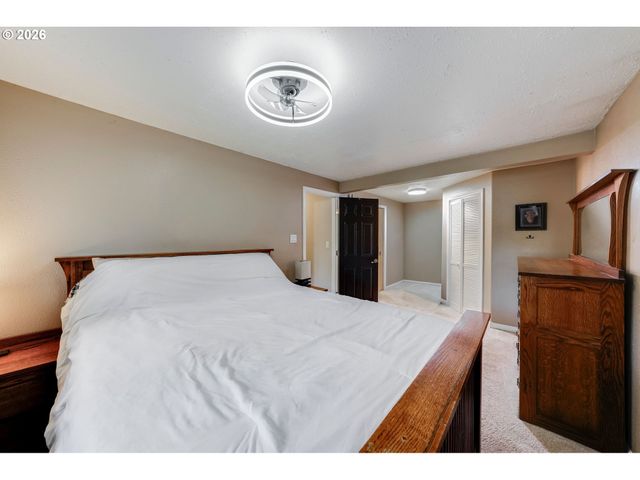 2725 Se 166TH Ave, Portland, OR 97236