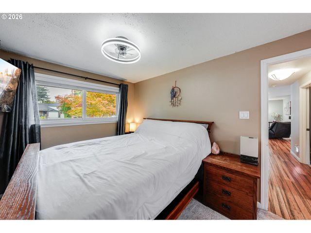 2725 Se 166TH Ave, Portland, OR 97236