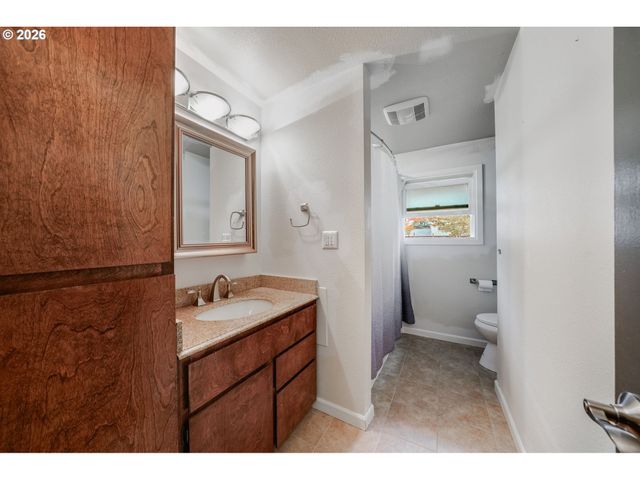2725 Se 166TH Ave, Portland, OR 97236