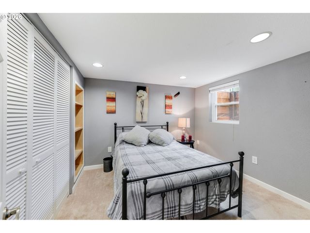 2725 Se 166TH Ave, Portland, OR 97236