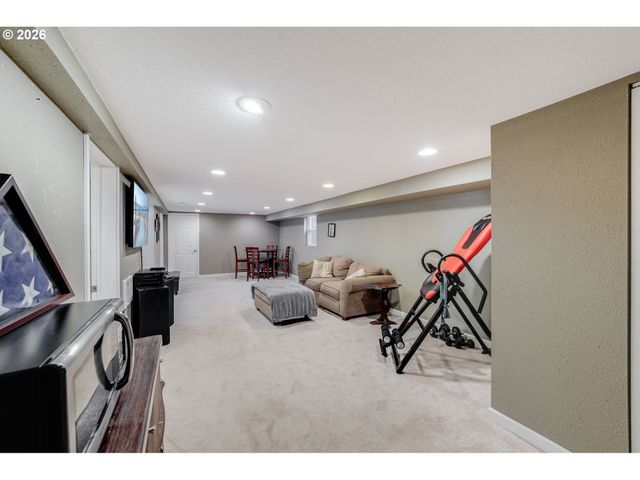 2725 Se 166TH Ave, Portland, OR 97236