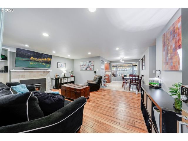 2725 Se 166TH Ave, Portland, OR 97236