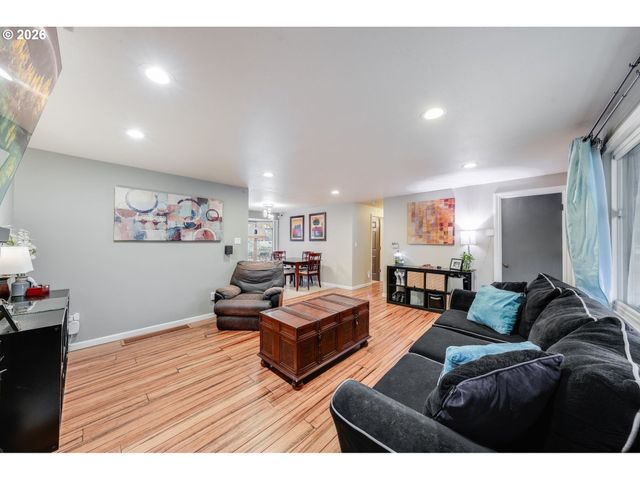 2725 Se 166TH Ave, Portland, OR 97236