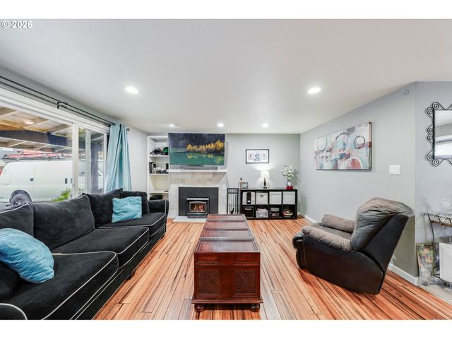 2725 Se 166TH Ave, Portland, OR 97236