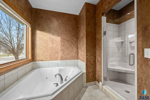 6312 S Limerick Cir Circle, Sioux Falls, SD 57108