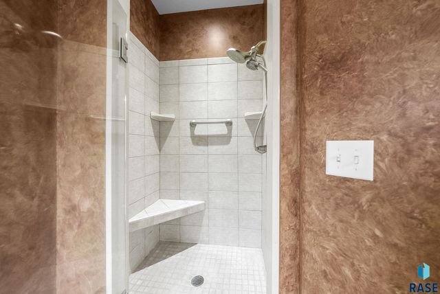 6312 S Limerick Cir Circle, Sioux Falls, SD 57108