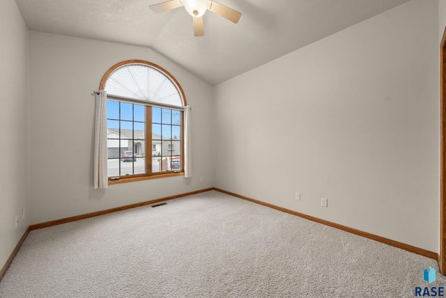 6312 S Limerick Cir Circle, Sioux Falls, SD 57108