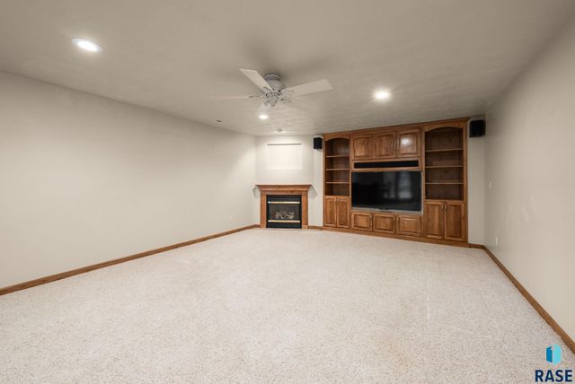 6312 S Limerick Cir Circle, Sioux Falls, SD 57108